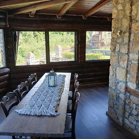 Artemis' Stone House Vakantiehuis