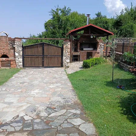 Artemis' Stone House * Petra (Pieria)