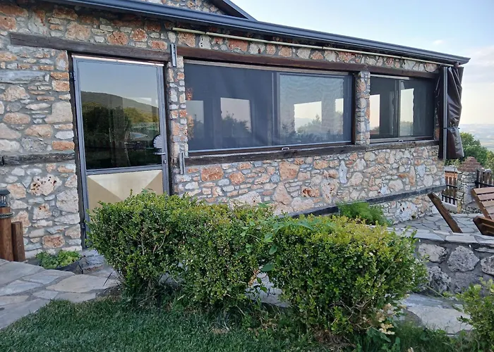 בית נופש Artemis' Stone House *