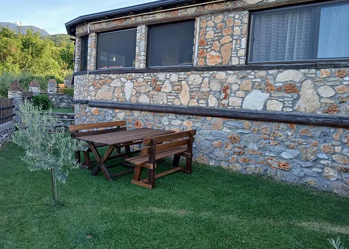 Artemis' Stone House בית נופש