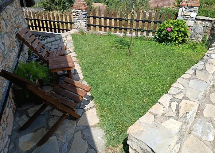 בית נופש Artemis' Stone House Pétra
